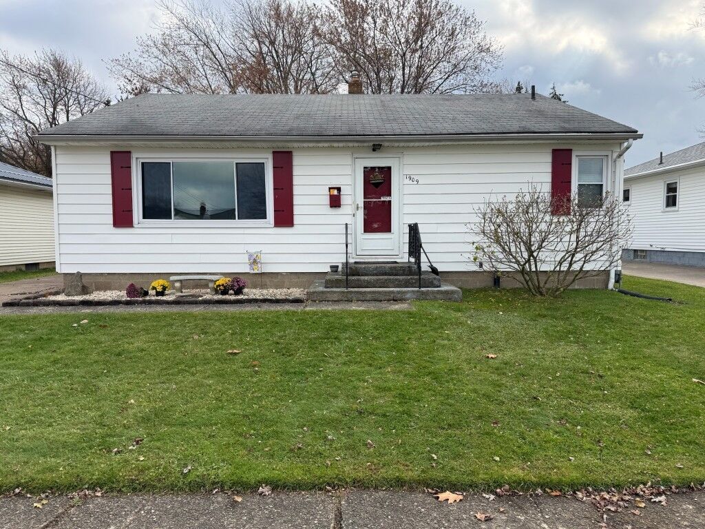 Property Photo: 1909 W 37th Street PA 16508