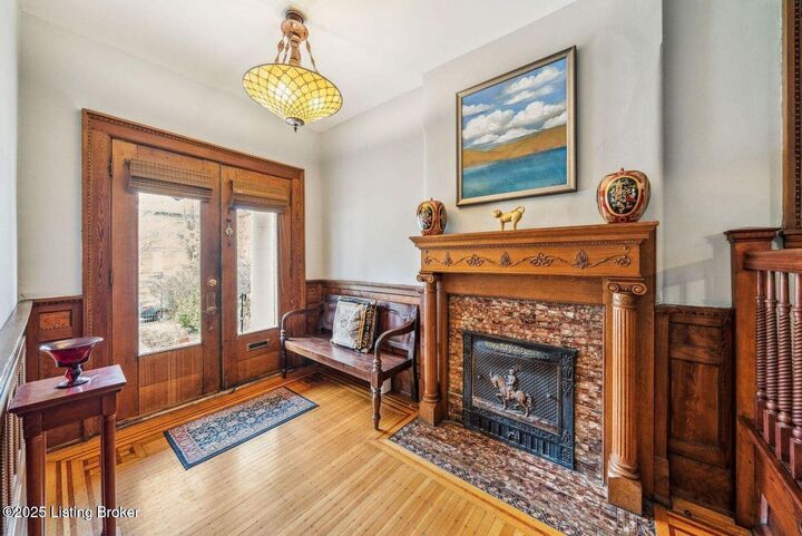 Property Photo:  1375 S 2nd St  KY 40208 