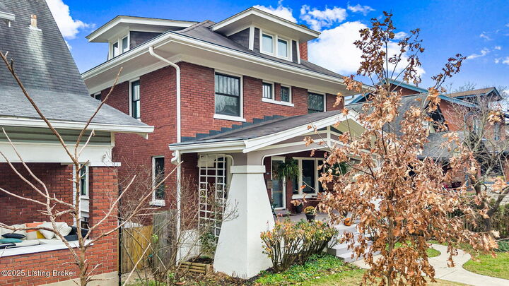 Property Photo: 1914 Ivanhoe Ct KY 40205