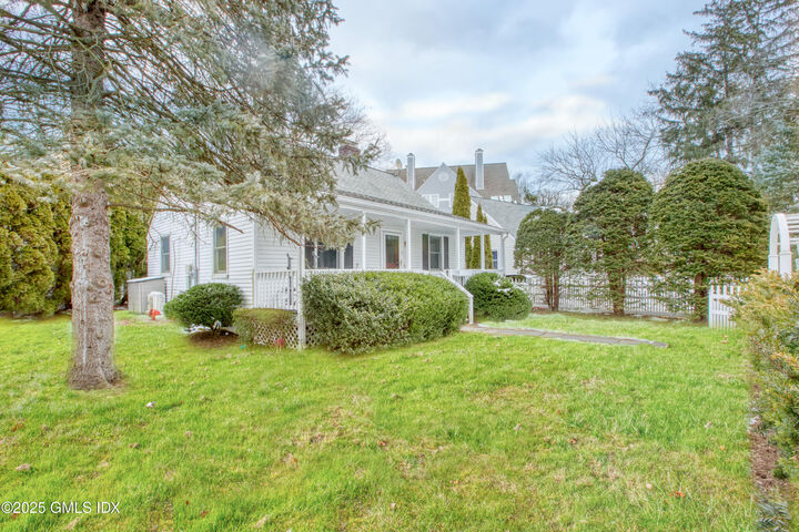 Property Photo:  3 Idlewild Manor  CT 06830 