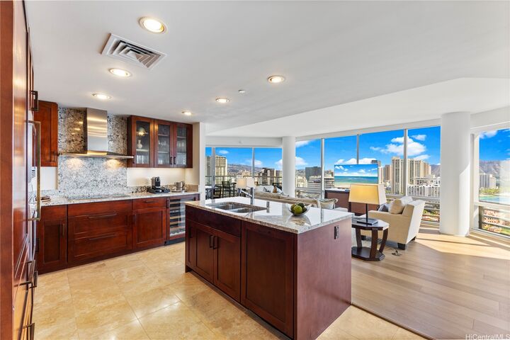 Property Photo: 223 Saratoga Road 2802 (Corner End) HI 96815