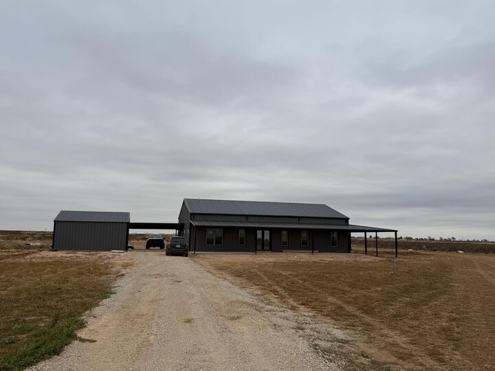 Property Photo: 4317 E County Rd 6000 TX 79403