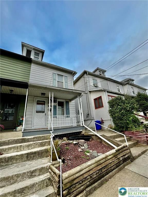Property Photo:  1006 Center Street  PA 18042 