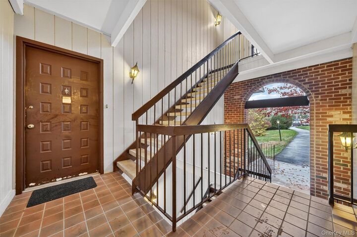 Property Photo:  7 Briarcliff Drive S 13  NY 10562 