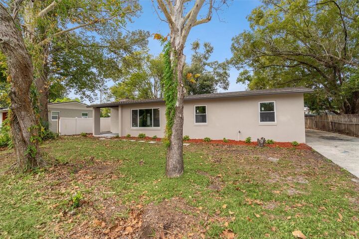 Property Photo: 140 N. Fairfax FL 32708