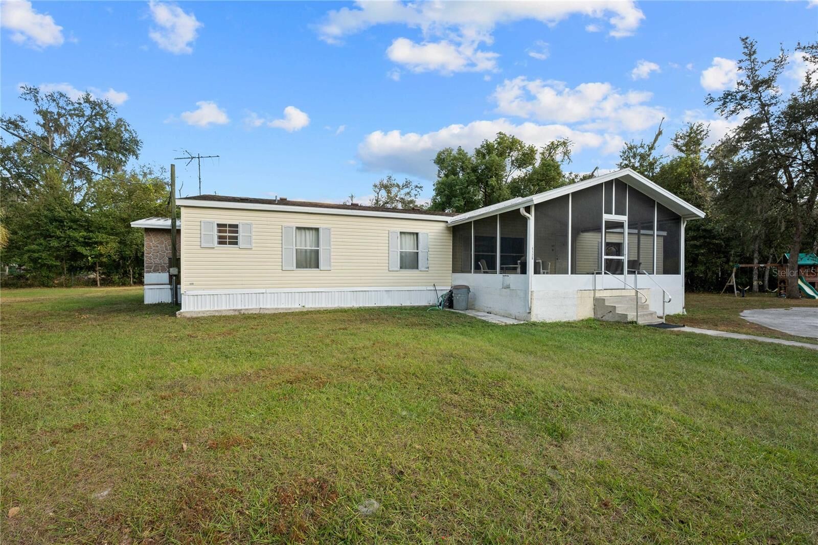 Property Photo:  