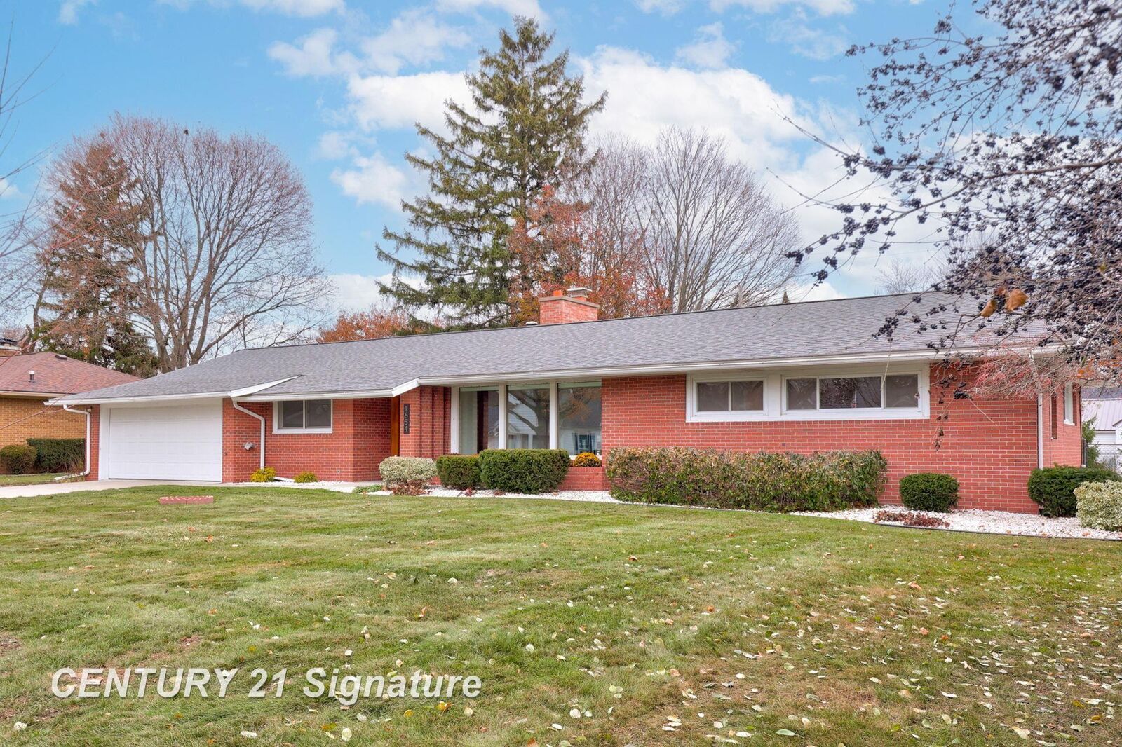 Property Photo: 1654 Lathrup Avenue MI 48638