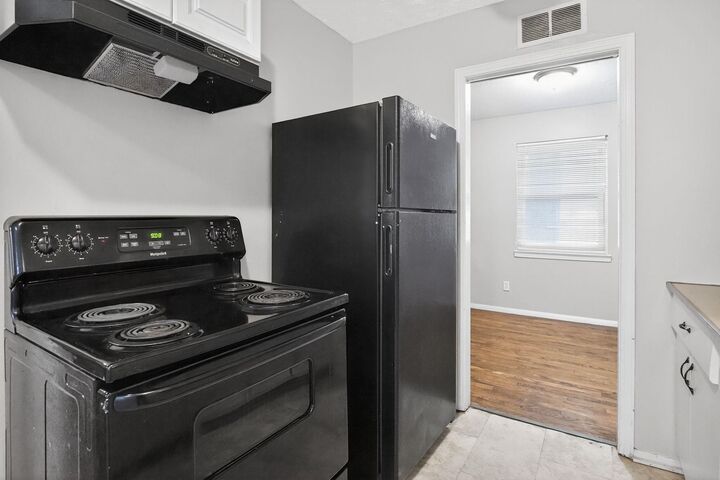 Property Photo:  5573 Millbranch Rd  TN 38116 