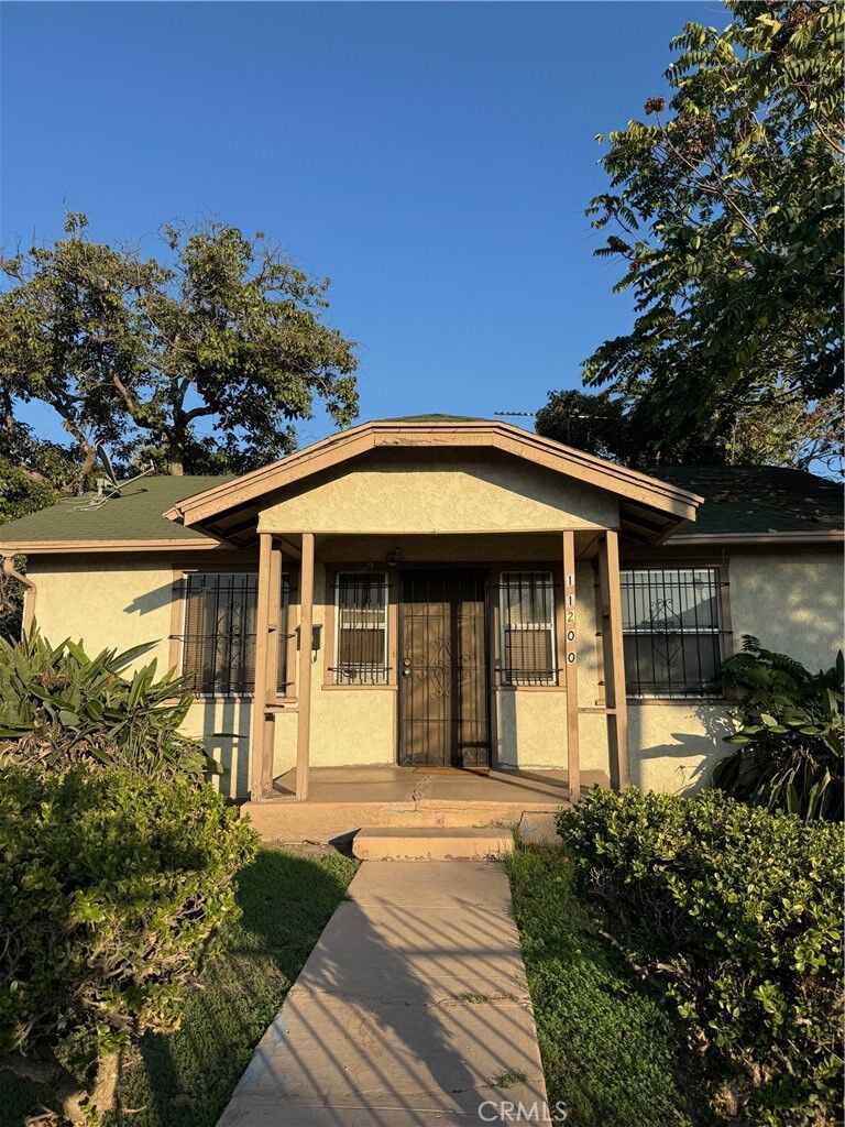 Property Photo:  11200 11200 Stanford Ave  CA 90059 