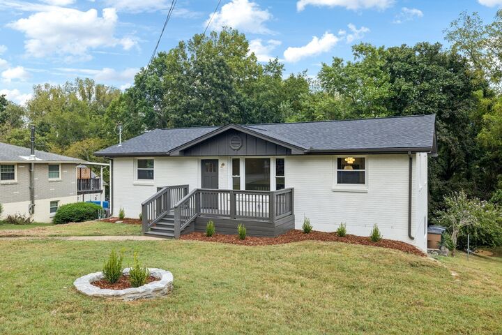 Property Photo: 1807 Willow Springs Dr TN 37216