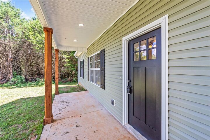 Property Photo:  1101 E Lauderdale St  TN 37388 