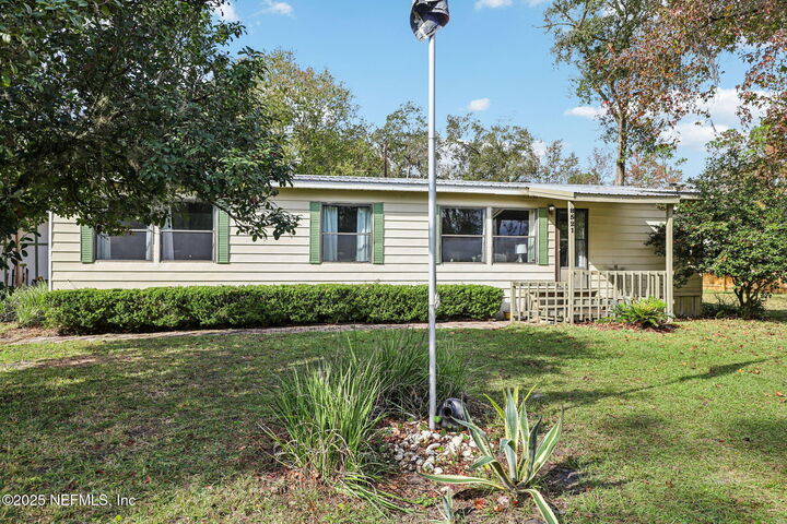 Property Photo: 8521 County Road 13 N FL 32092