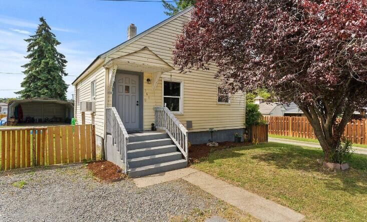 Property Photo:  561 E Forest Ave  WA 99114 