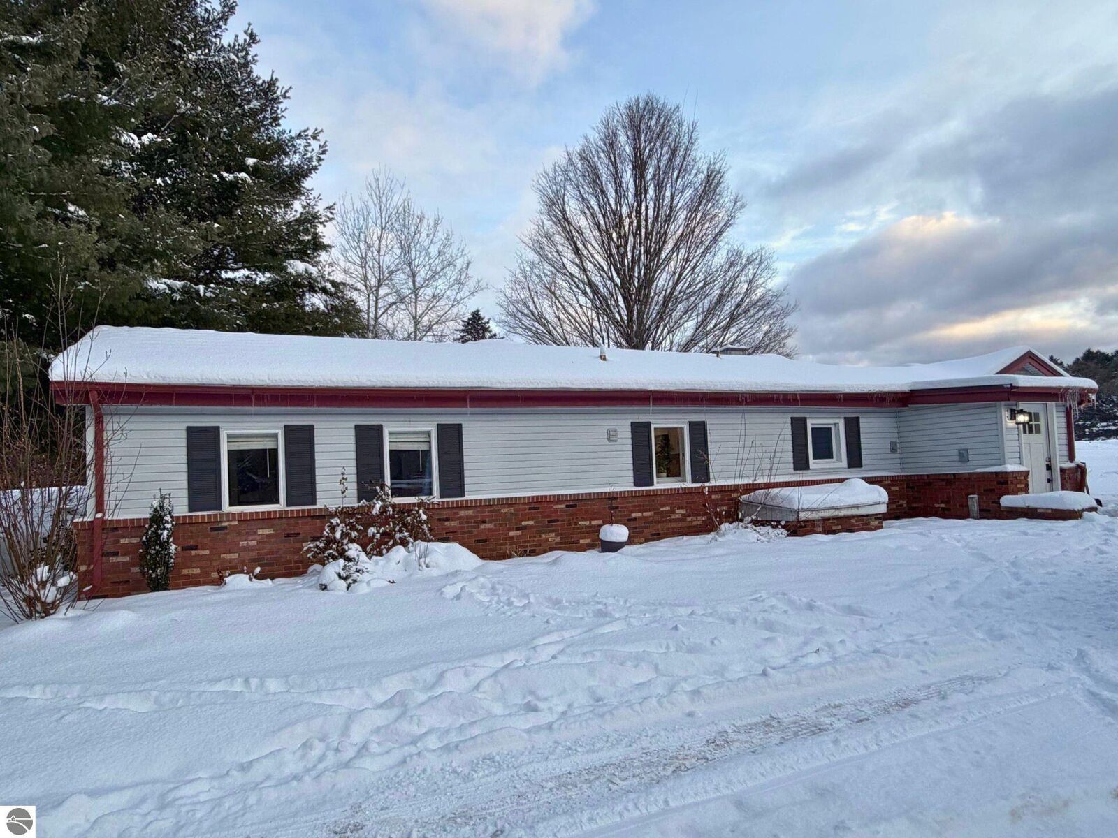 Property Photo:  385 W Sleights Road  MI 49696 
