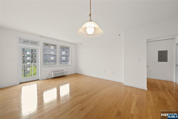 Property Photo:  4 Constellation Place 308  NJ 07305 