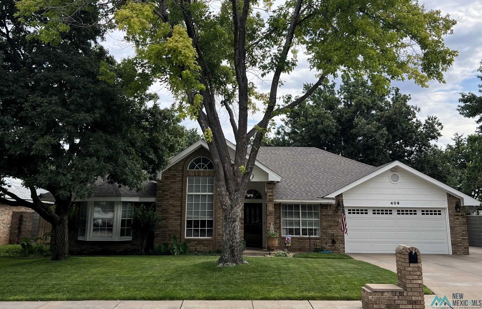 Property Photo: 409 Chanticleer Place NM 88101