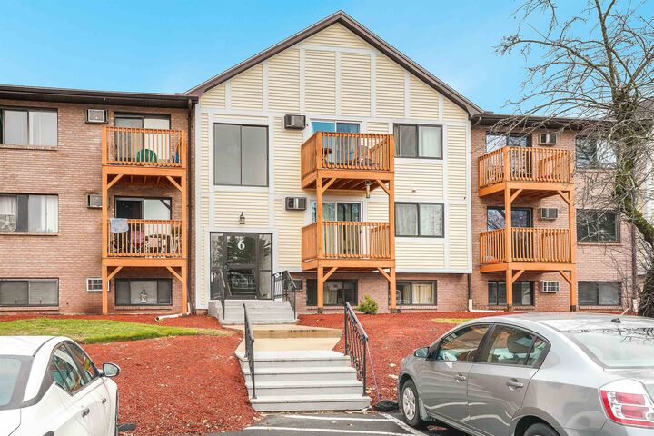 Property Photo:  6 Lancelot Court  NH 03079 