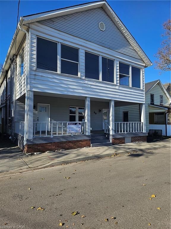 Property Photo:  90 Kent Street S 4  ON N3Y 2X9 