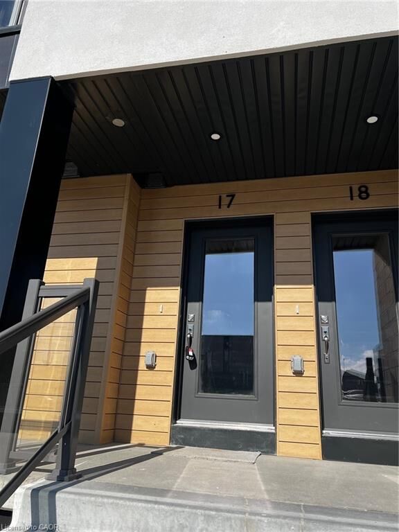 Property Photo:  261 Woodbine Avenue 17  ON N2R 0S7 