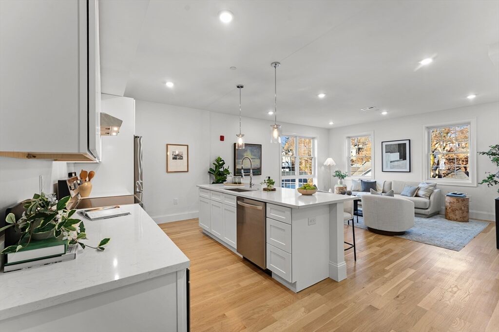 Property Photo: 272 Lincoln St 301 MA 01752