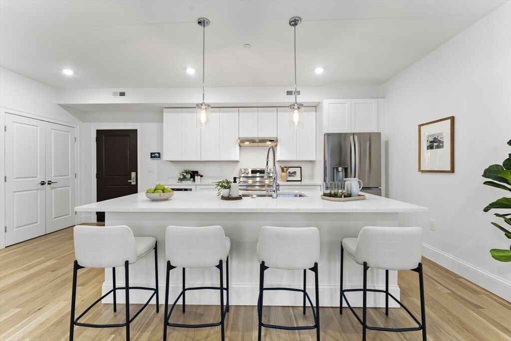 Property Photo: 272 Lincoln St 301 MA 01752