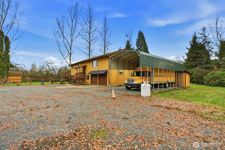 Property Photo: 8923 113th Drive SE WA 98290