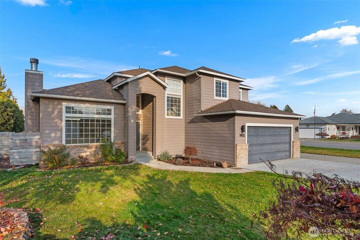 Property Photo:  1902  Hideaway Place  WA 98801 
