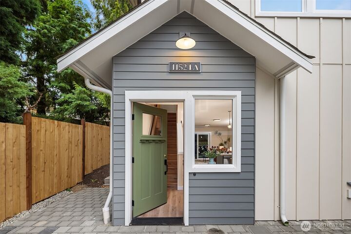 Property Photo:  11524  38th Avenue NE A  WA 98125 