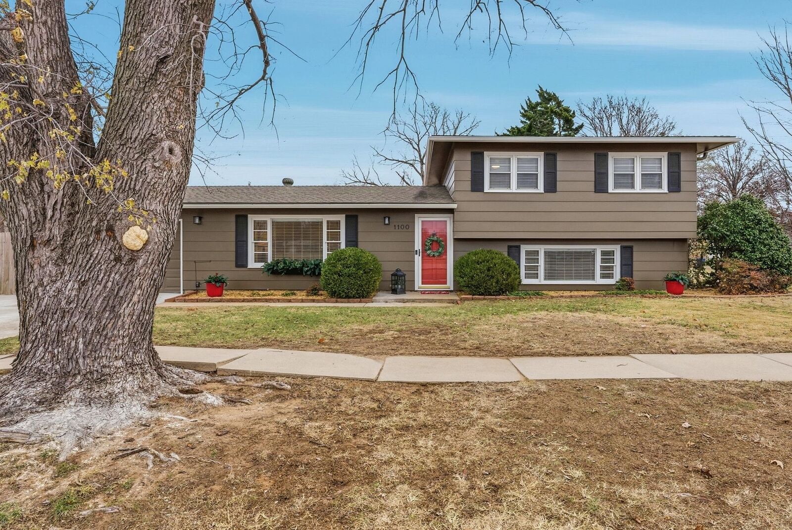 Property Photo:  1100 N Dunsworth Ave  KS 67212 