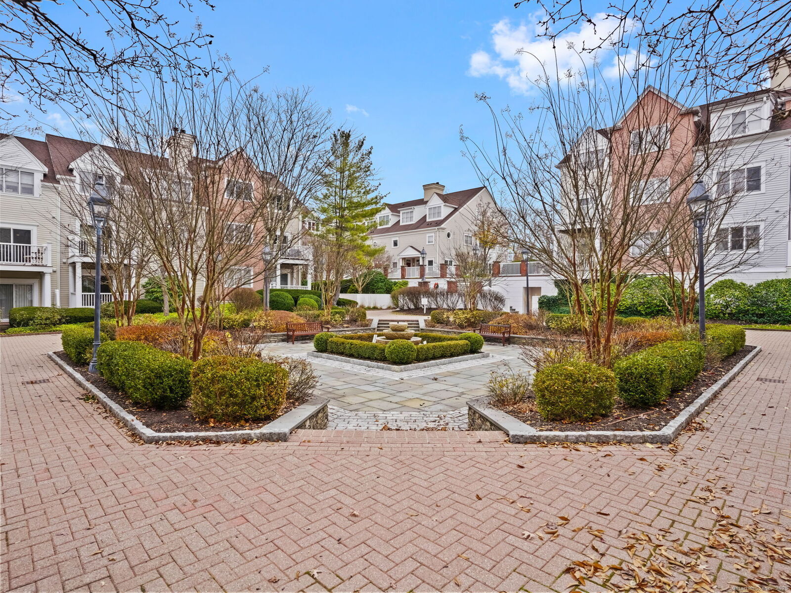 Property Photo:  51 Forest Avenue Apt 19  CT 06870 