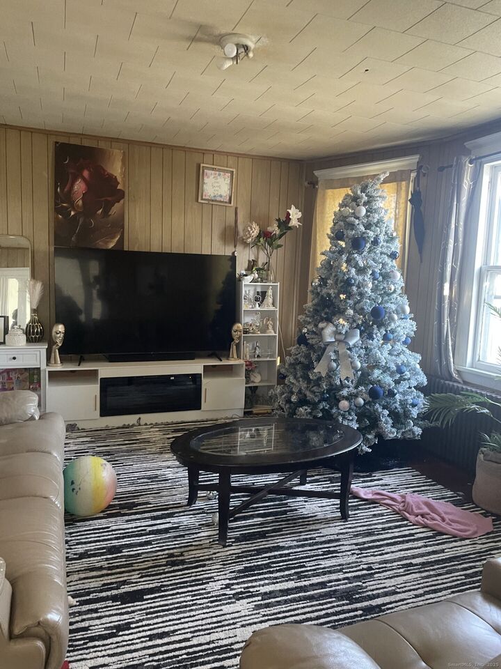 Property Photo: 271 Swanson Avenue CT 06614