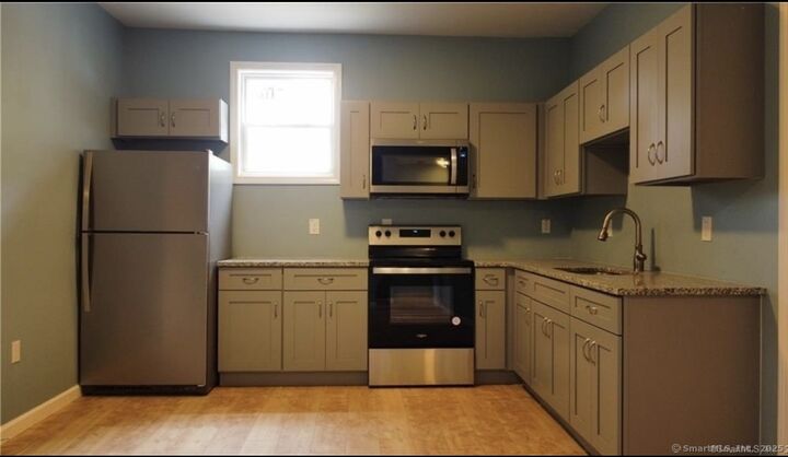 Property Photo: 33 Center Street 2nd Floor CT 06120