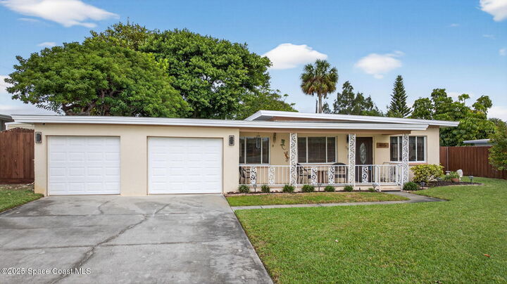Property Photo:  104 Roosevelt Avenue  FL 32931 