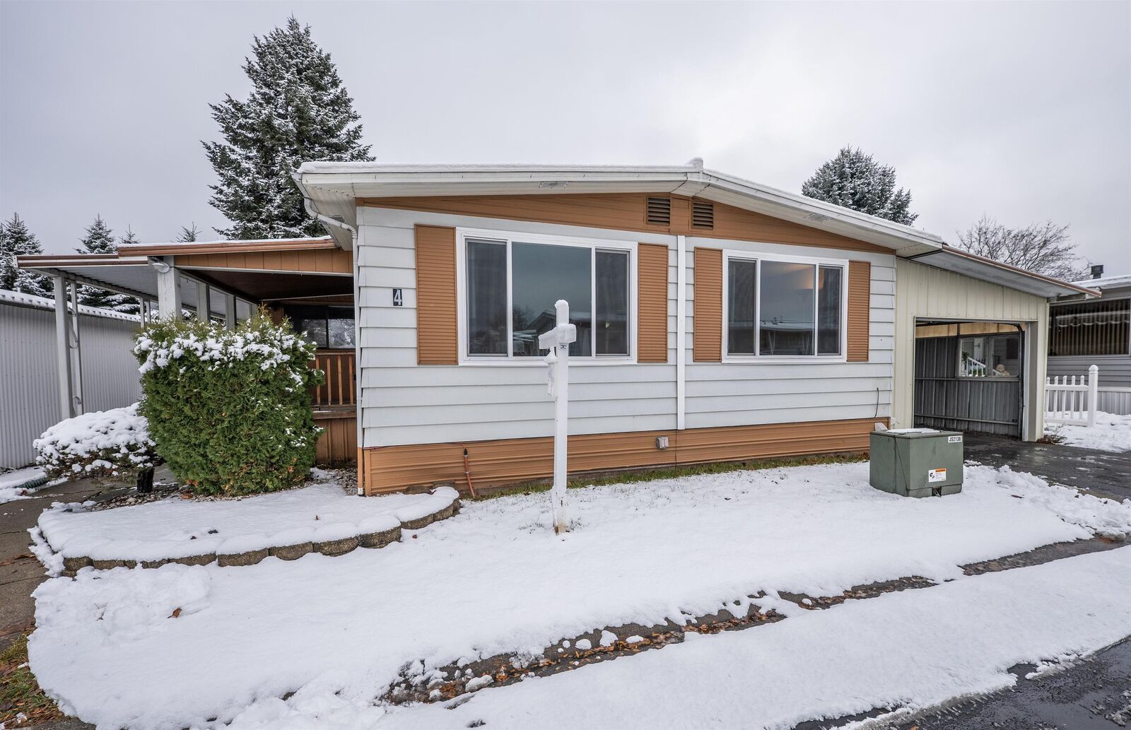 Property Photo: 1205 E Lyons Rd 4 WA 99208