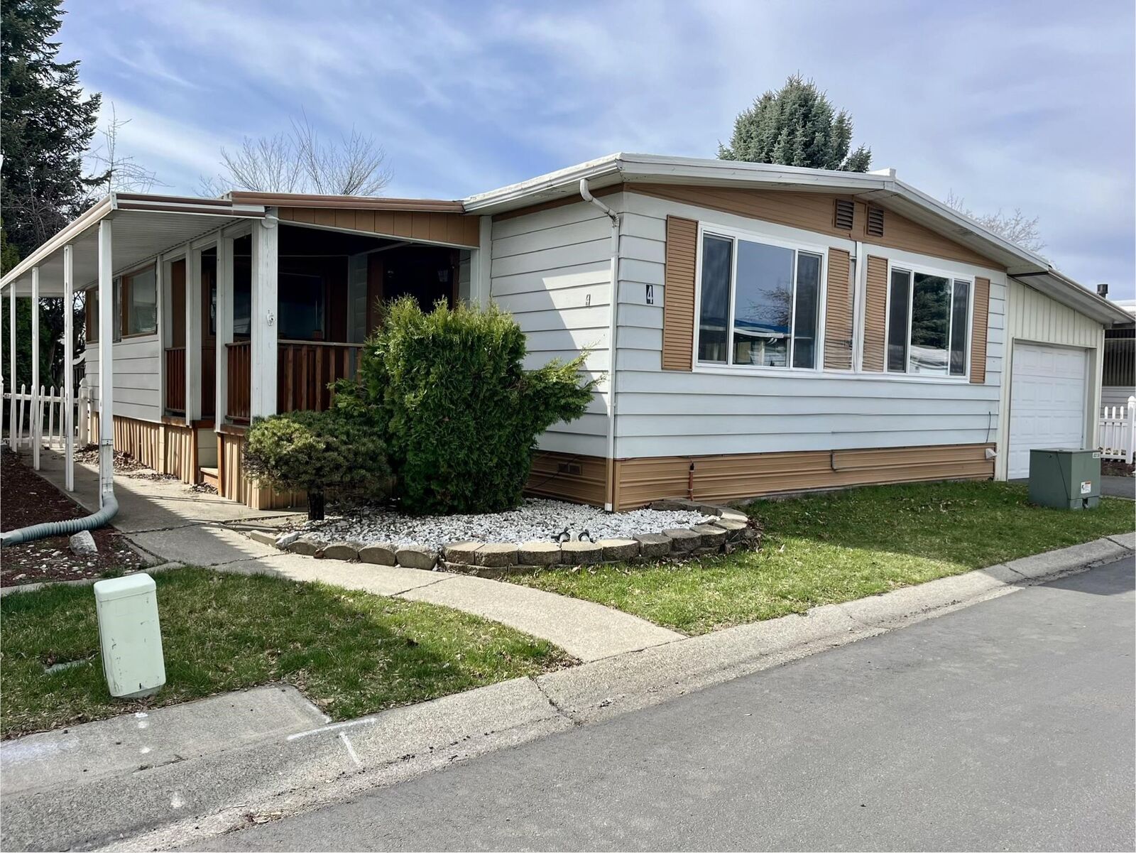 Property Photo:  1205 E Lyons Rd 4  WA 99208 