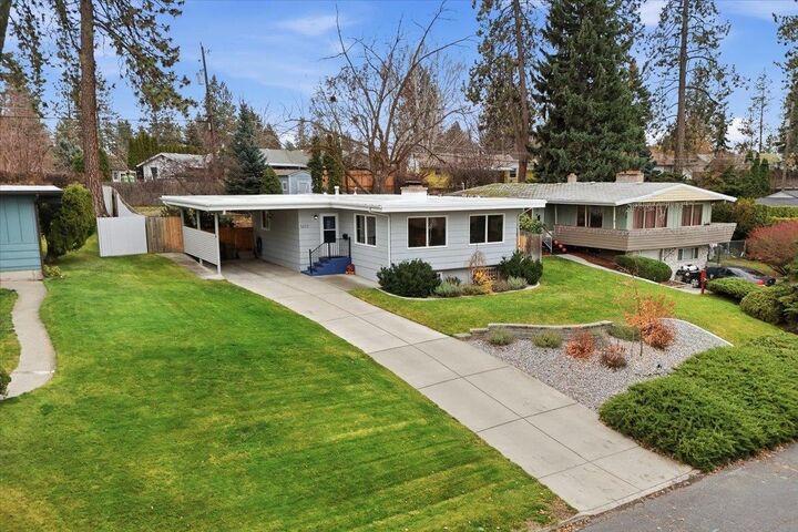 Property Photo: 5212 N Fairmount Pl WA 99205