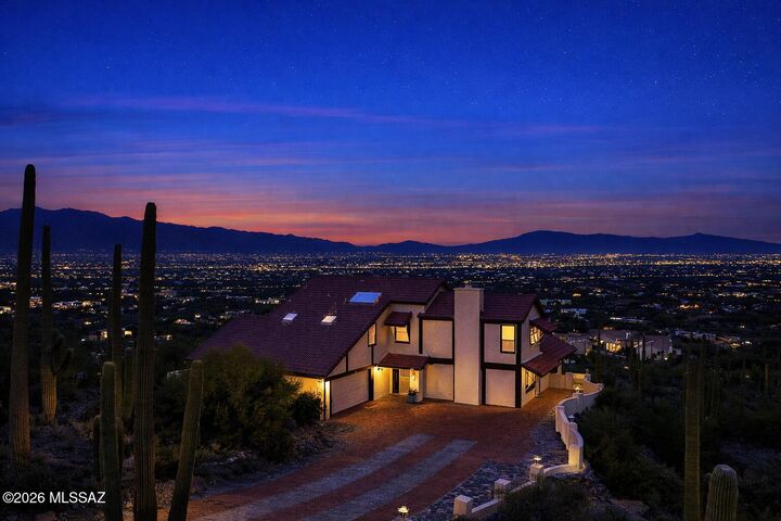 Property Photo:  4750 W Crestview Circle W  AZ 85745 