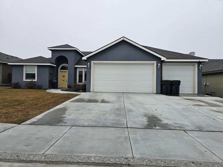 Property Photo:  6014 Cotswold Lane  WA 99301 