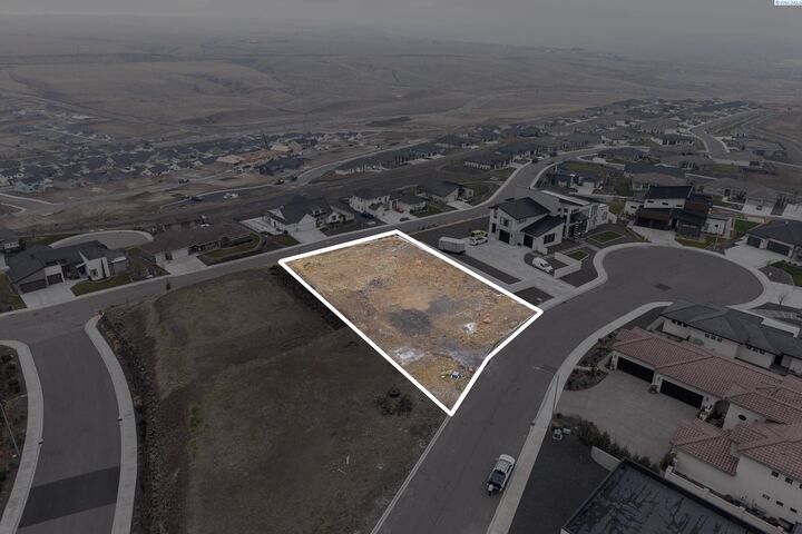 Property Photo: 7037 W 22nd Ave WA 99338