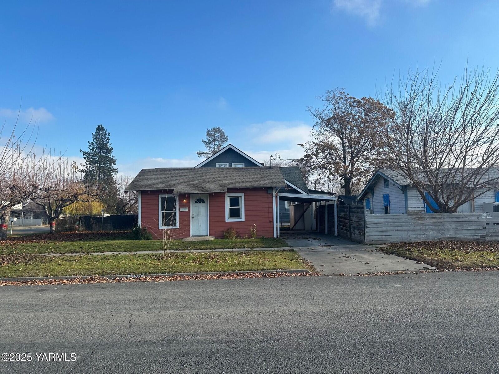 Property Photo:  1120 Jefferson Ave  WA 98902 