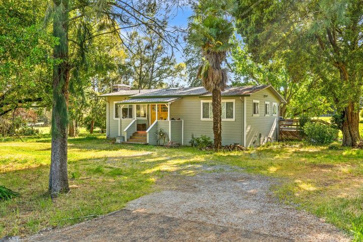 Property Photo:  635 Goodwin Avenue  CA 94951 