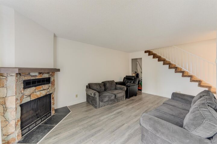 Property Photo: 7162 133A Street 203 BC V3W 7Z9