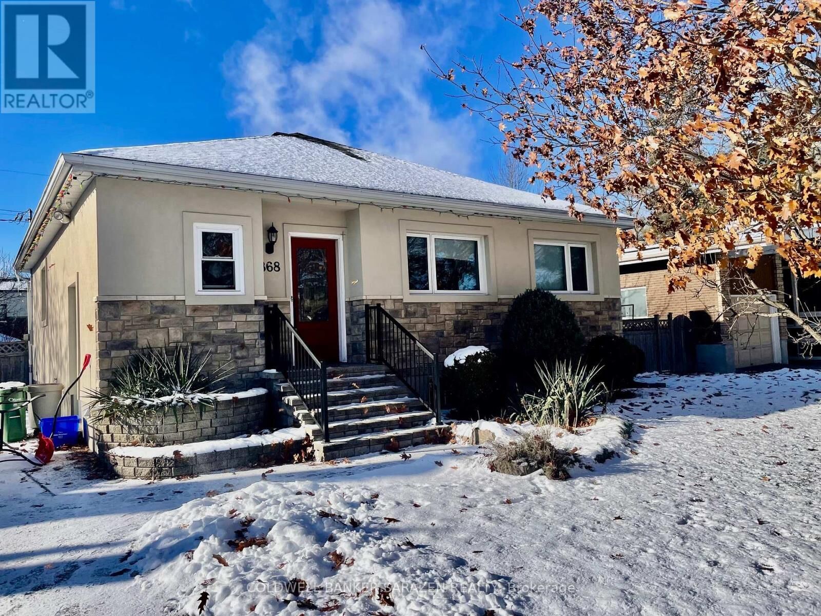 Property Photo: 868 Duberry Street ON K2A 3T3