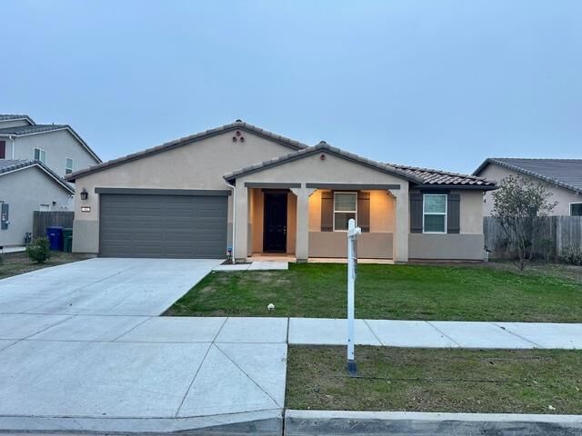 Property Photo:  782 Skansen Street  CA 93631 