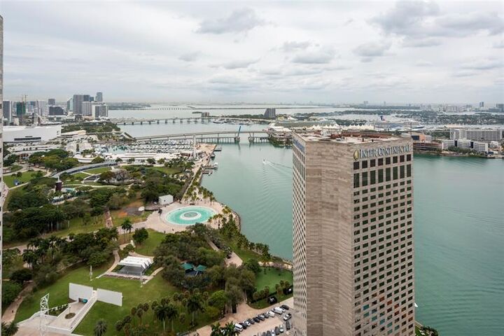 Property Photo:  325 S Biscayne Blvd Lph16  FL 33131 