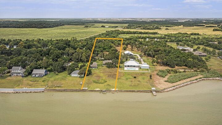 Property Photo: 7414 Ocean Drive TX 77523