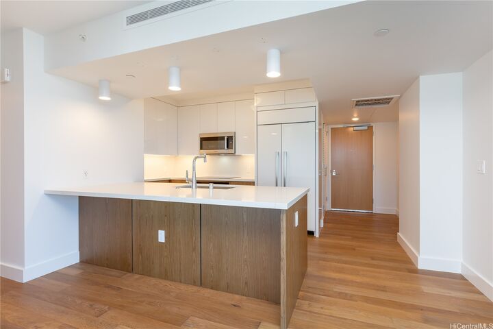 Property Photo:  629 Keeaumoku Street 2312  HI 96814 