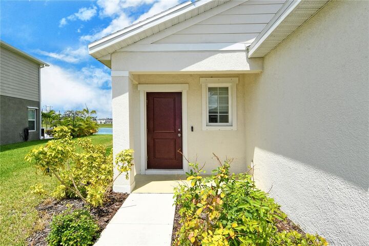 Property Photo:  10425 High Noon Trail  FL 34219 