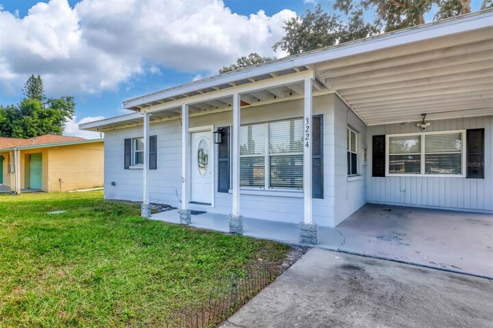 Property Photo: 3224 Williamsburg Street FL 34231