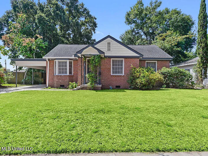 Property Photo:  1085 Cherokee Street  MS 39530 